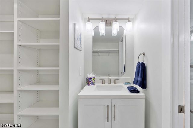 5 Bluebill AVE 108s, Naples, FL 34108