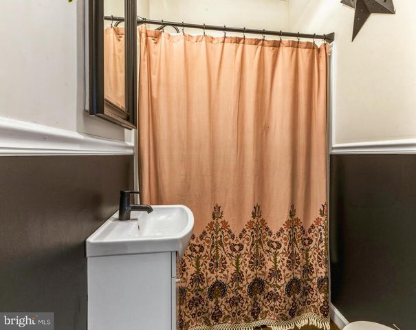 337 JACKSON AVE, Carneys Point, NJ 08069
