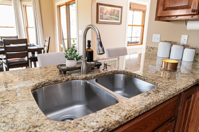 1511 Landmark Blvd Blvd, Sevierville, TN 37862