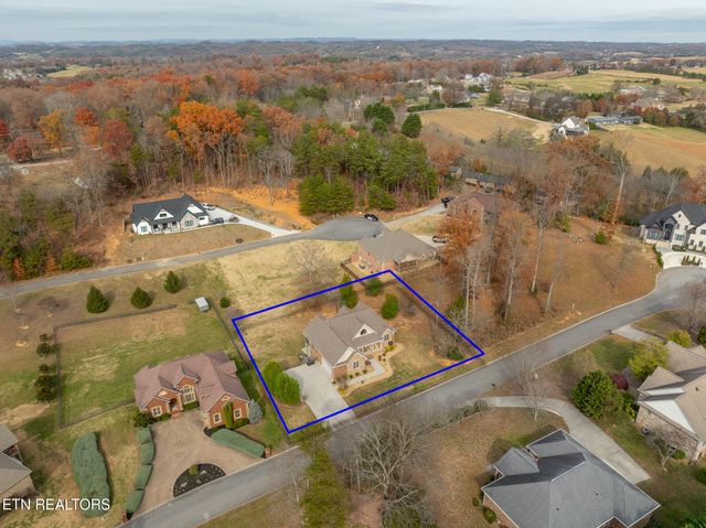 1511 Landmark Blvd Blvd, Sevierville, TN 37862