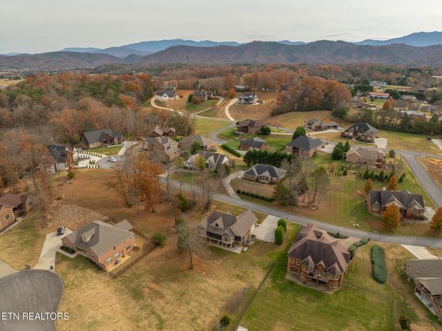 1511 Landmark Blvd Blvd, Sevierville, TN 37862