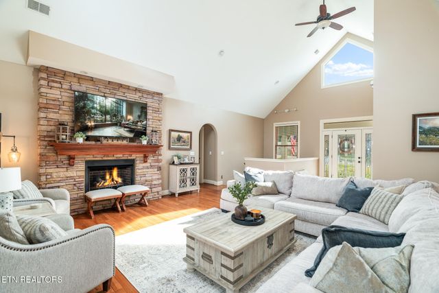 1511 Landmark Blvd Blvd, Sevierville, TN 37862