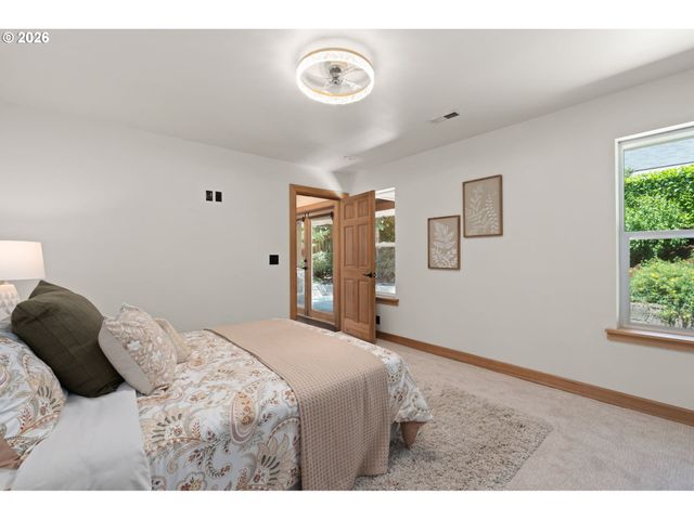 3805 Se LAKE Rd, Milwaukie, OR 97222
