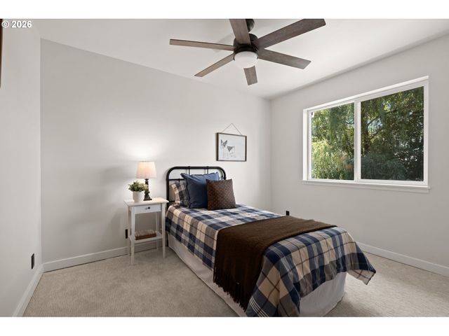 3805 Se LAKE Rd, Milwaukie, OR 97222