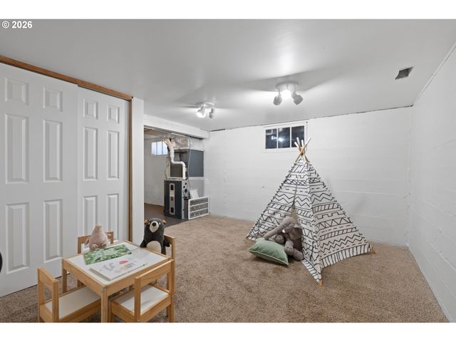 3805 Se LAKE Rd, Milwaukie, OR 97222