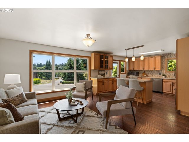 3805 Se LAKE Rd, Milwaukie, OR 97222