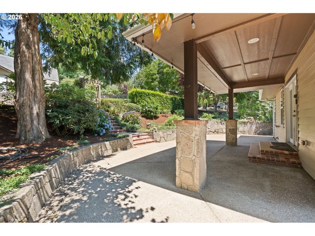 3805 Se LAKE Rd, Milwaukie, OR 97222