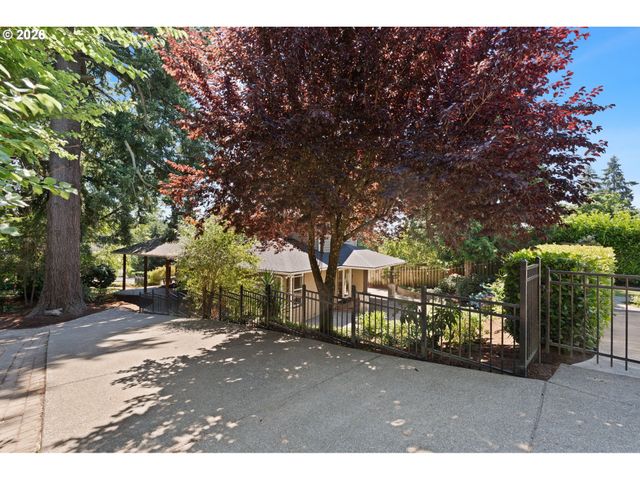 3805 Se LAKE Rd, Milwaukie, OR 97222