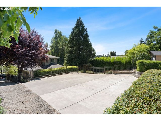 3805 Se LAKE Rd, Milwaukie, OR 97222