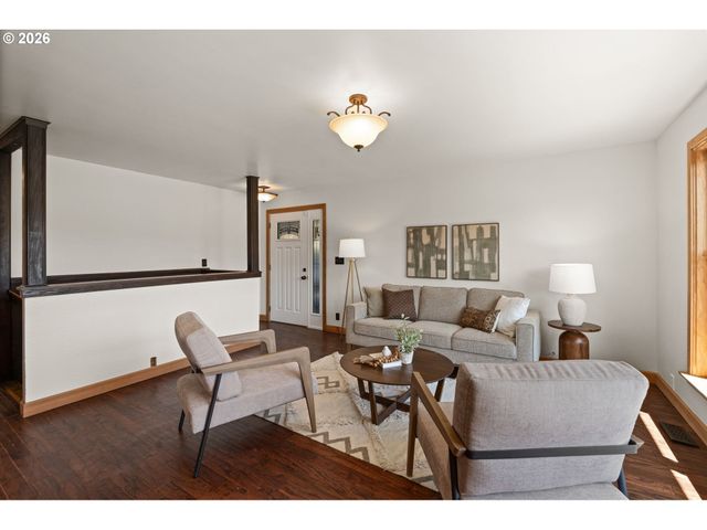 3805 Se LAKE Rd, Milwaukie, OR 97222