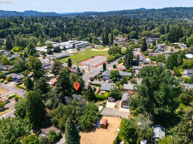 3805 Se LAKE Rd, Milwaukie, OR 97222