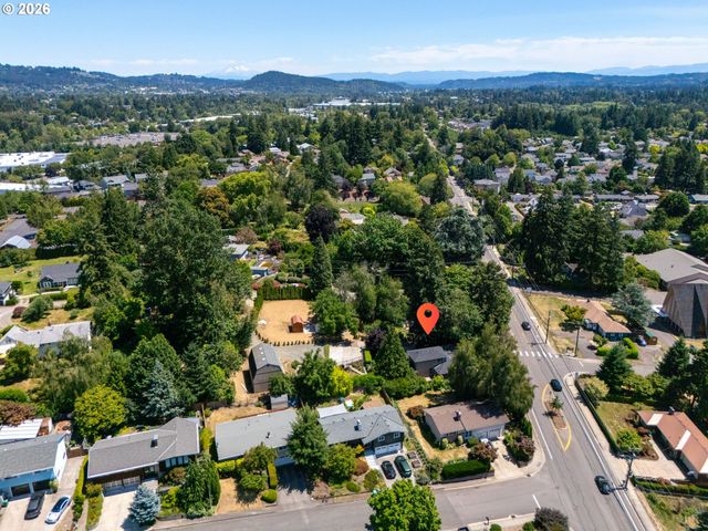 3805 Se LAKE Rd, Milwaukie, OR 97222