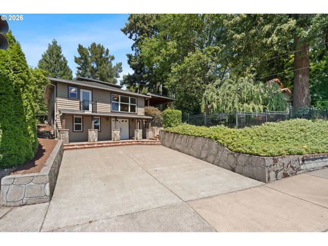 3805 Se LAKE Rd, Milwaukie, OR 97222