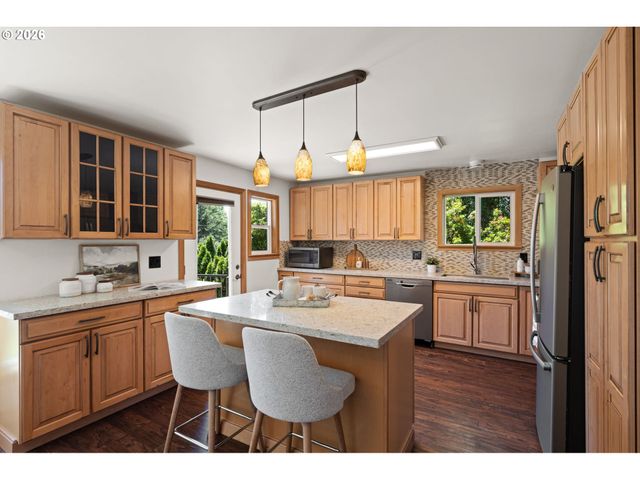 3805 Se LAKE Rd, Milwaukie, OR 97222