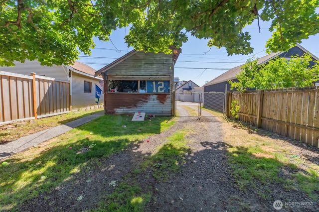5209 N Winnifred Street, Ruston, WA 98407