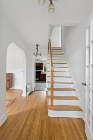 17 Old Orchard Road, New Rochelle, NY 10804