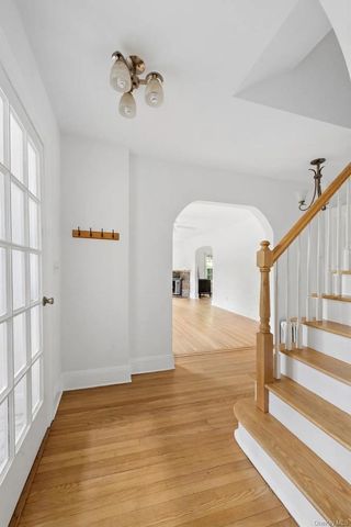 17 Old Orchard Road, New Rochelle, NY 10804