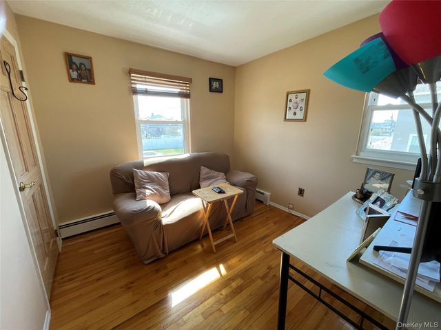 84 Surf Road, Lindenhurst, NY 11757