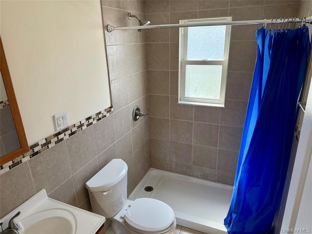 84 Surf Road, Lindenhurst, NY 11757