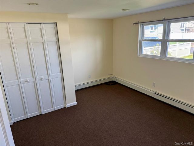 84 Surf Road, Lindenhurst, NY 11757
