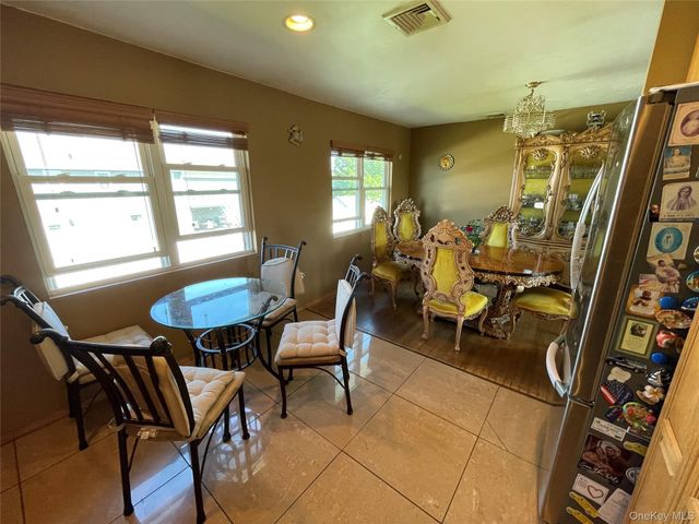 84 Surf Road, Lindenhurst, NY 11757