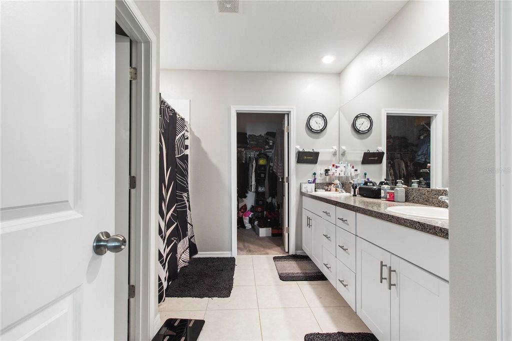 Image 16 of property listing at 15541 COLT CREEK PLACE, Sun City Center, FL 33573