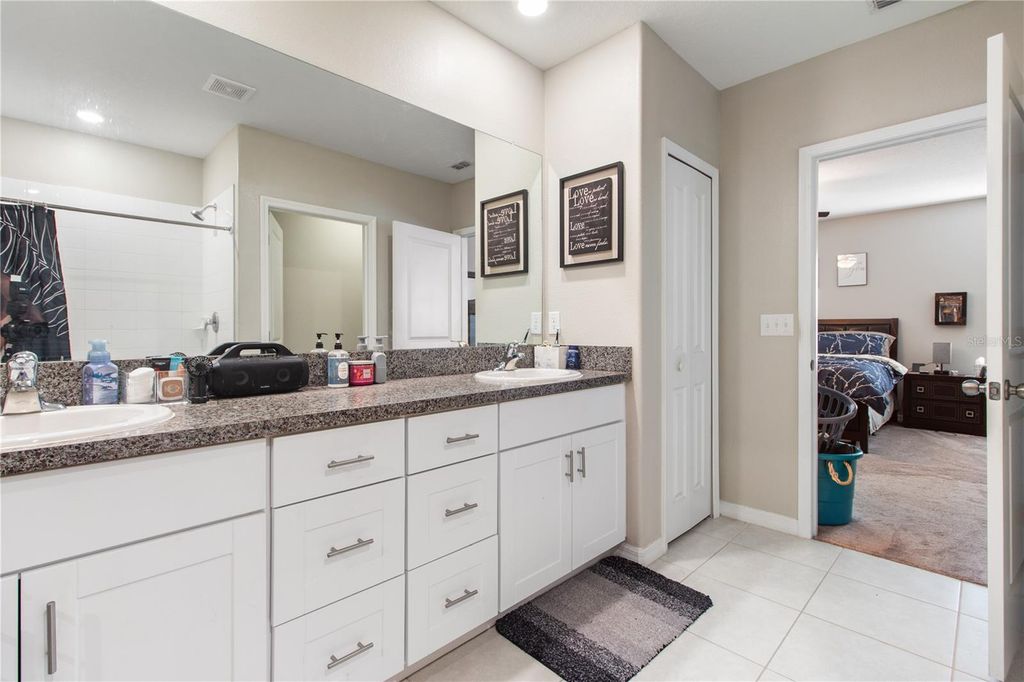 Image 18 of property listing at 15541 COLT CREEK PLACE, Sun City Center, FL 33573