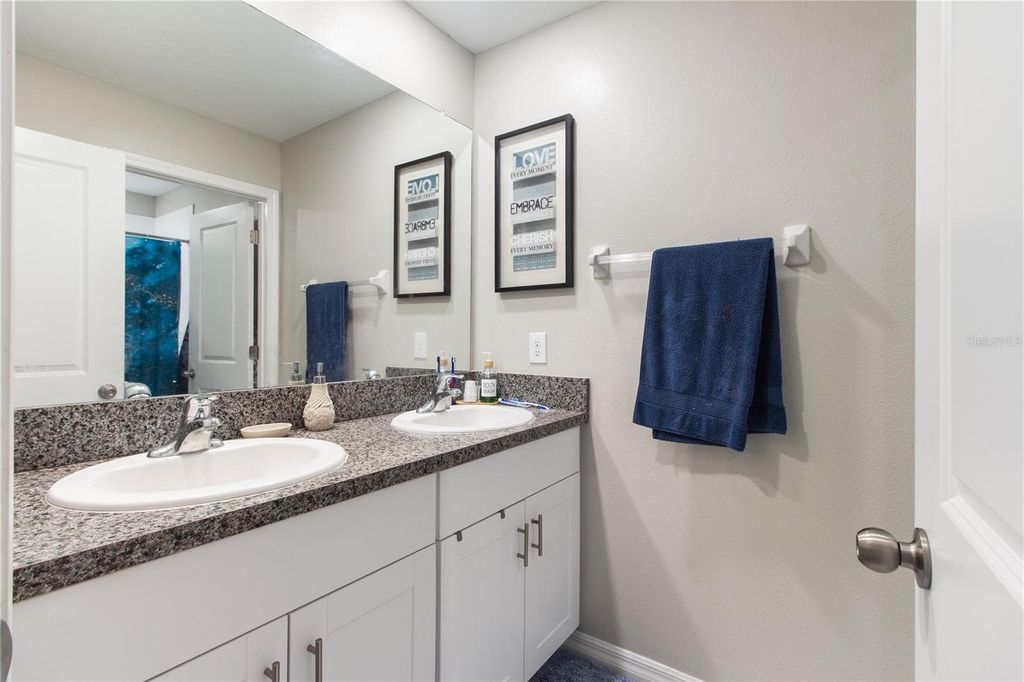 Image 24 of property listing at 15541 COLT CREEK PLACE, Sun City Center, FL 33573