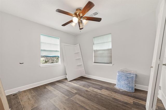 710 Pony Lane, Wallis, TX 77485