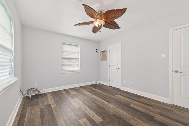 710 Pony Lane, Wallis, TX 77485