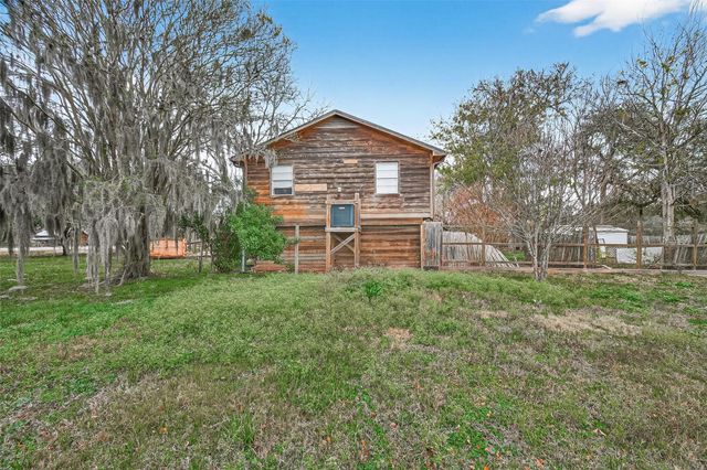710 Pony Lane, Wallis, TX 77485
