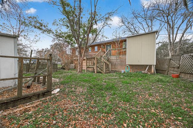 710 Pony Lane, Wallis, TX 77485