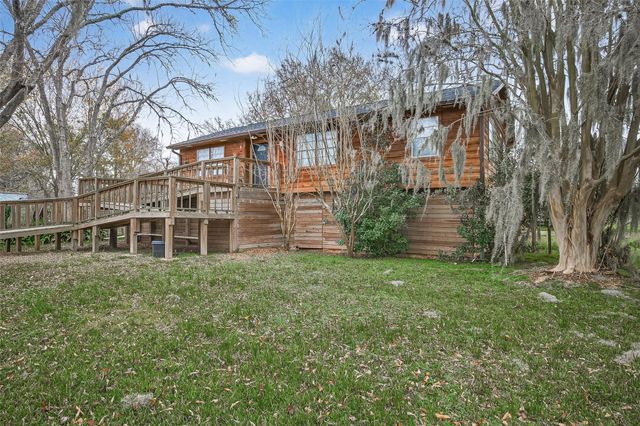 710 Pony Lane, Wallis, TX 77485