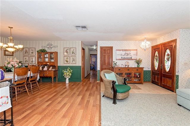 2212 W Avenue O8, Palmdale, CA 93551