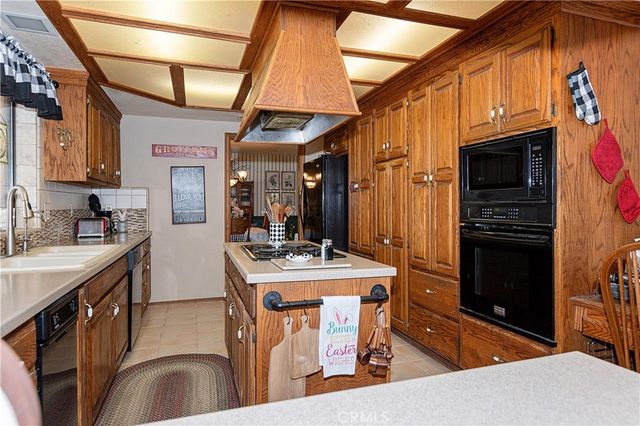 2212 W Avenue O8, Palmdale, CA 93551