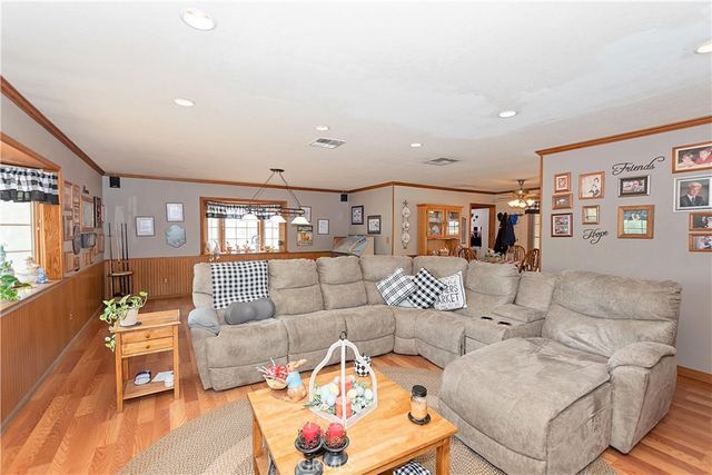 2212 W Avenue O8, Palmdale, CA 93551