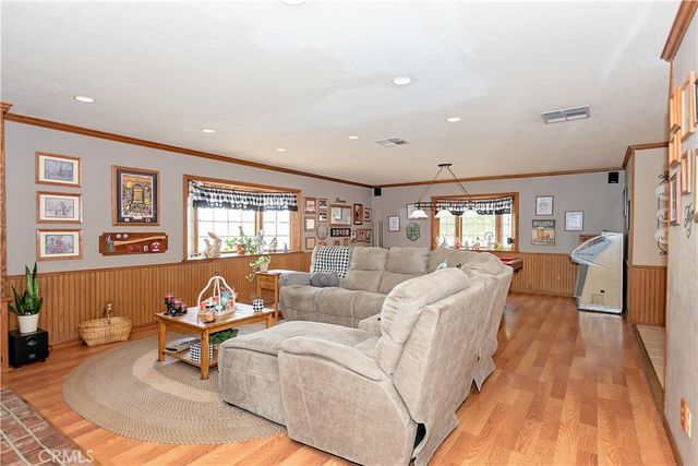 2212 W Avenue O8, Palmdale, CA 93551