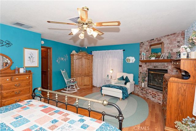 2212 W Avenue O8, Palmdale, CA 93551