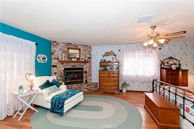 2212 W Avenue O8, Palmdale, CA 93551