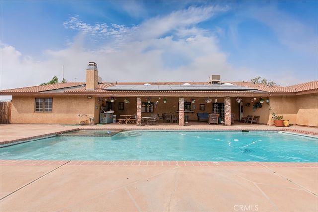 2212 W Avenue O8, Palmdale, CA 93551