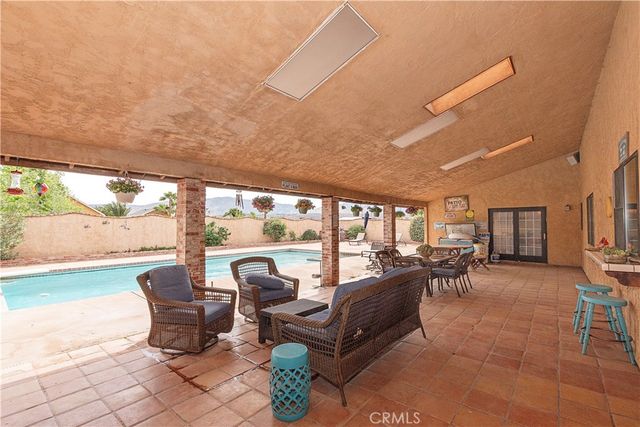 2212 W Avenue O8, Palmdale, CA 93551