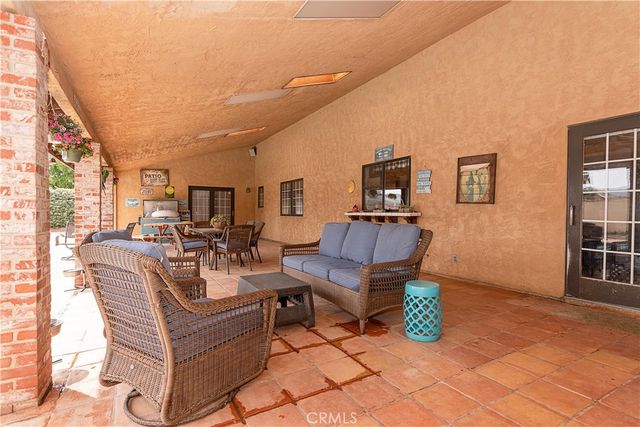 2212 W Avenue O8, Palmdale, CA 93551