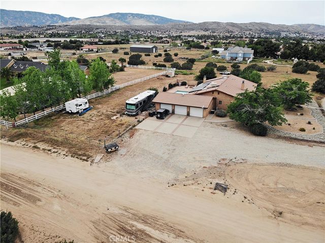 2212 W Avenue O8, Palmdale, CA 93551