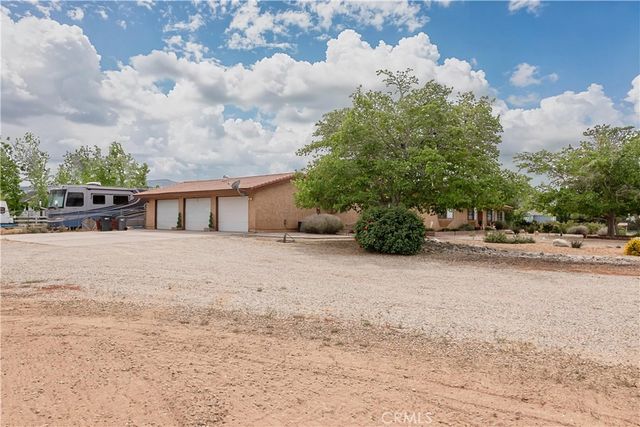 2212 W Avenue O8, Palmdale, CA 93551