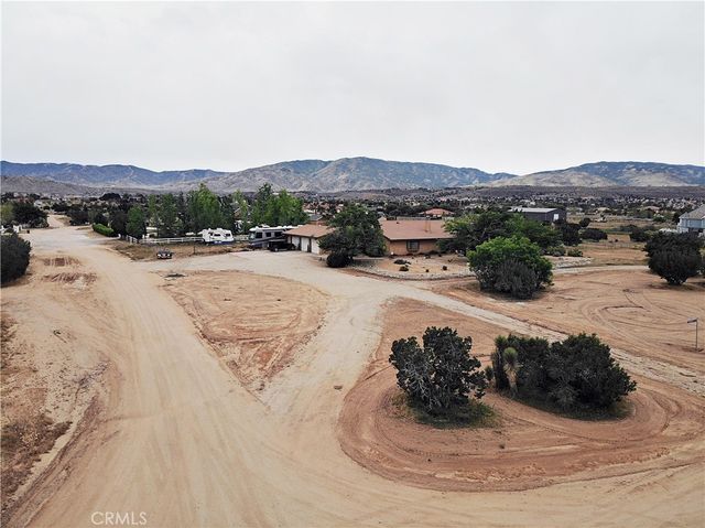 2212 W Avenue O8, Palmdale, CA 93551