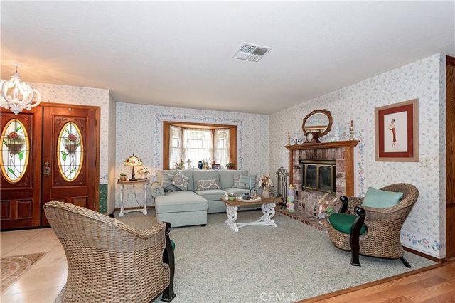 2212 W Avenue O8, Palmdale, CA 93551