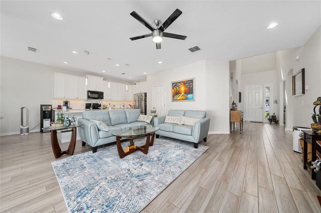 3002 BETHPAGE LOOP, Mount Dora, FL 32757