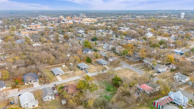 1908 Gibbons Street, Greenville, TX 75401