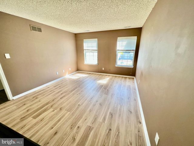 914 EAGLES CHASE DR, Lawrenceville, NJ 08648