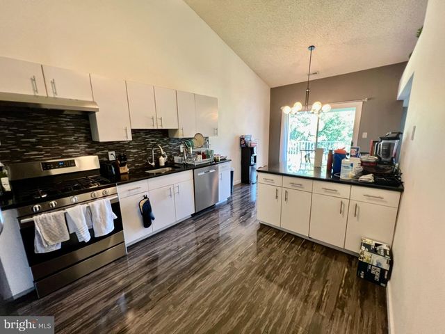 914 EAGLES CHASE DR, Lawrenceville, NJ 08648